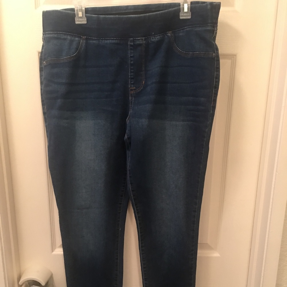 NWOT Old Navy Rockstar Jegging Skinny fit